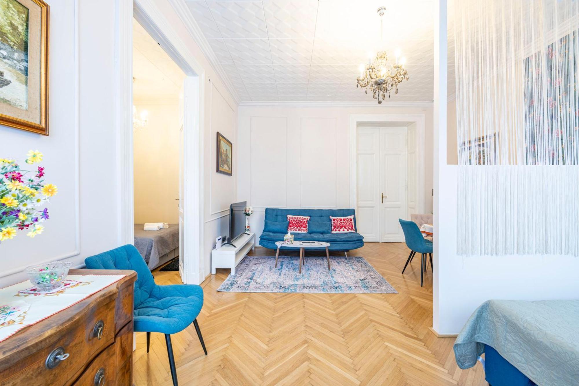 Apartmán Deluxe In Art Nouveau House- With Garage Budapešť