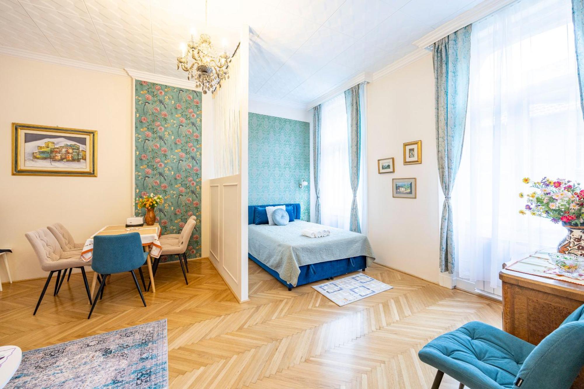 Apartmán Deluxe In Art Nouveau House- With Garage *