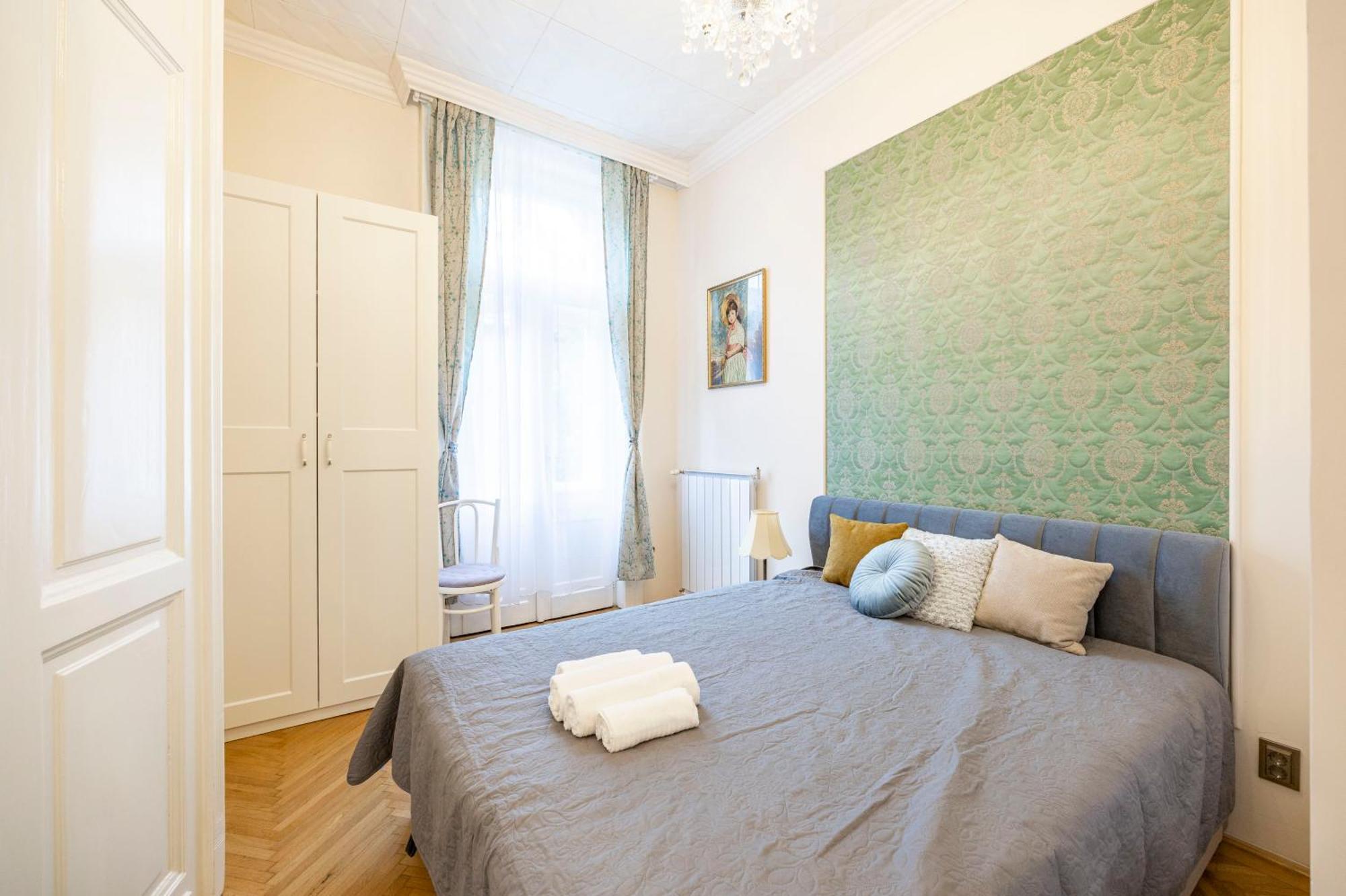 Deluxe In Art Nouveau House- With Garage Apartmán Budapešť
