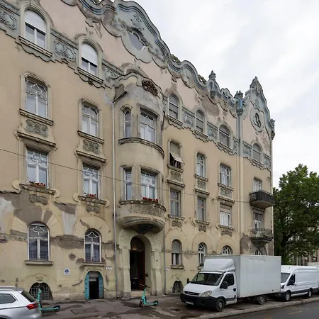 Deluxe Home In Art Nouveau House- With Garage Budapest Exterior foto