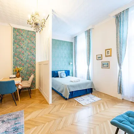 Deluxe Home In Art Nouveau House- With Garage Budapest Exterior foto