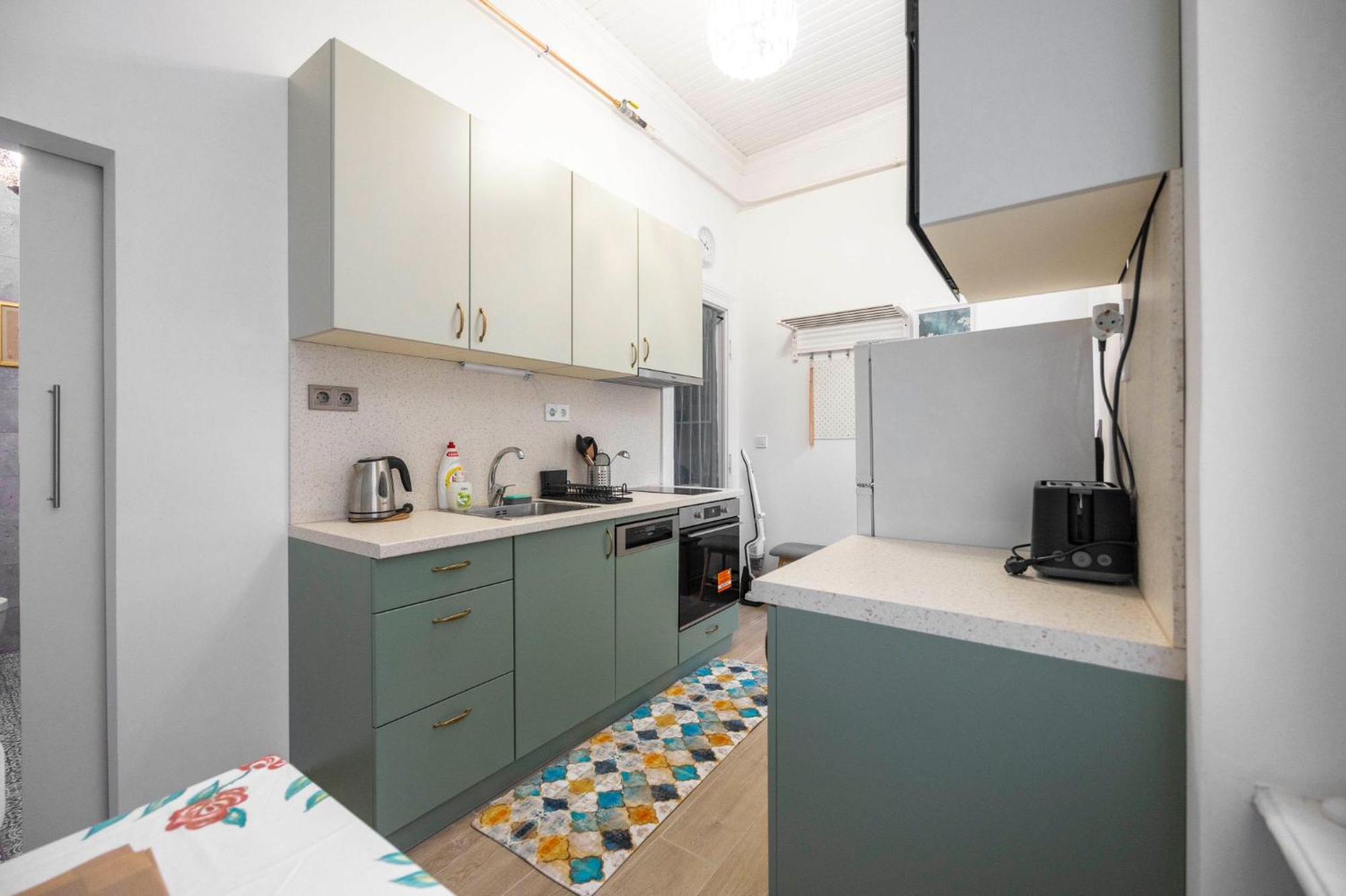 Deluxe In Art Nouveau House- With Garage Apartment Budapest